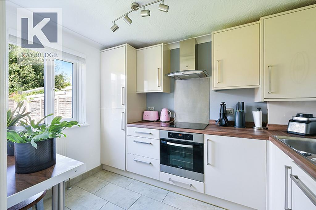 Laurence Court Rosedale Road, Epsom - KT17 2 JQ