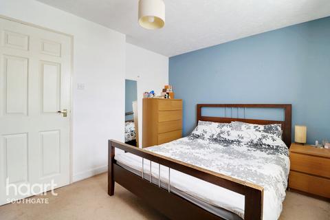 Leigh Hunt Drive, London
