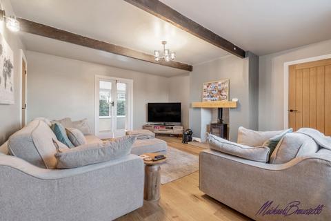 3 bedroom end of terrace house for sale, Egypt Road, Bradford BD13