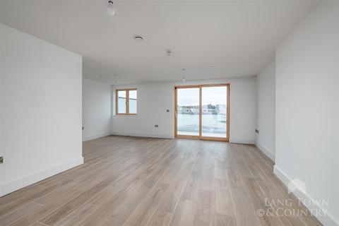 4 bedroom townhouse to rent, Baylys Road, Plymouth PL9