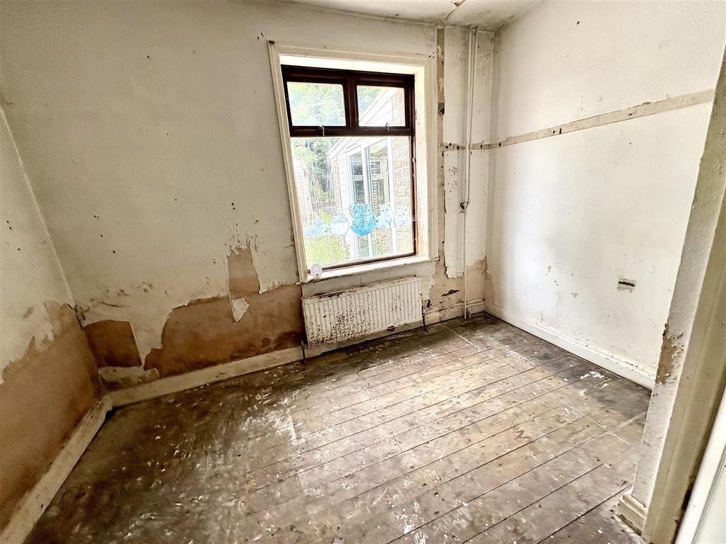 Bramleys Estate Agents - Auction - Bankfield Garde