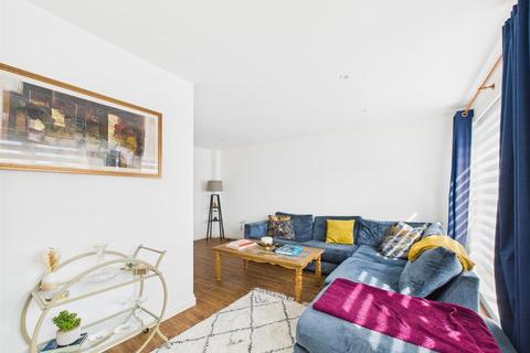 3 bedroom townhouse for sale, Collingwood Gardens, North Shields