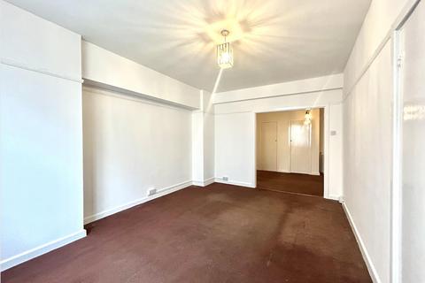 3 bedroom flat for sale, St Clements Court, Leigh Broadway