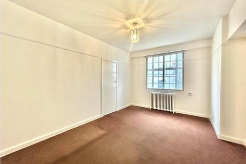 3 bedroom flat for sale, St Clements Court, Leigh Broadway
