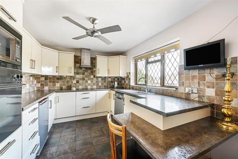 4 bedroom detached bungalow for sale, Drift Road, Clanfield