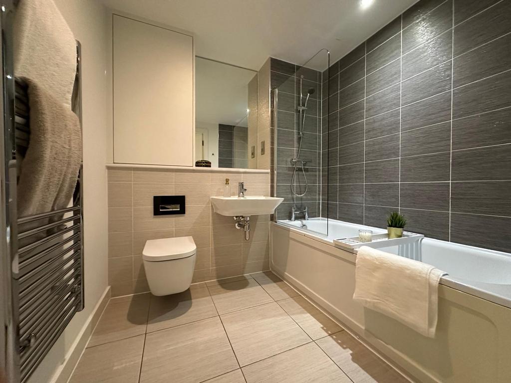Apartment in Manchester - View 5