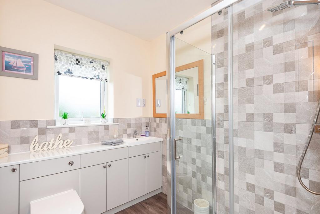 Master En-Suite