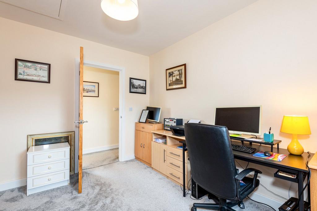 Bedroom 4 / Study