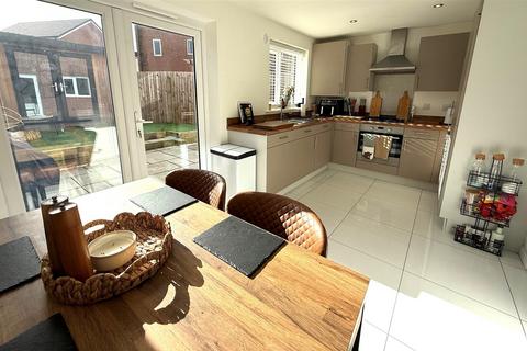 undefined, Cae Garw, Blackwood NP12