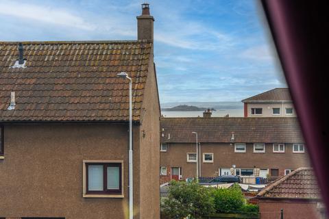 25 Cotburn Crescent, Burntisland, KY3 9JD