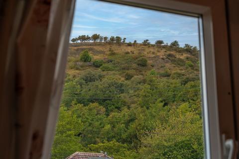 25 Cotburn Crescent, Burntisland, KY3 9JD
