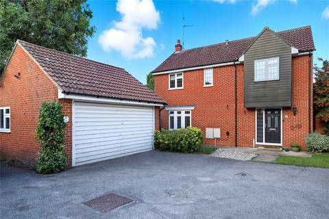 4 bedroom link detached house for sale, Gainsborough Close, Billericay, Essex, CM11