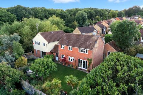 4 bedroom link detached house for sale, Gainsborough Close, Billericay, Essex, CM11