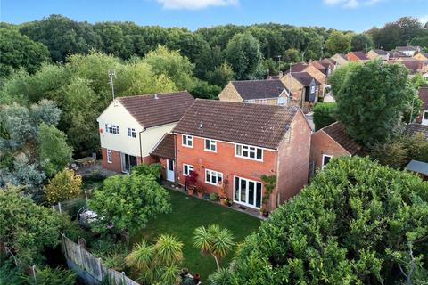 4 bedroom detached house for sale, Gainsborough Close, Billericay, CM11