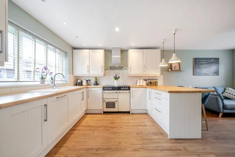 4 bedroom detached house for sale, Broadfield, Dunmow CM6