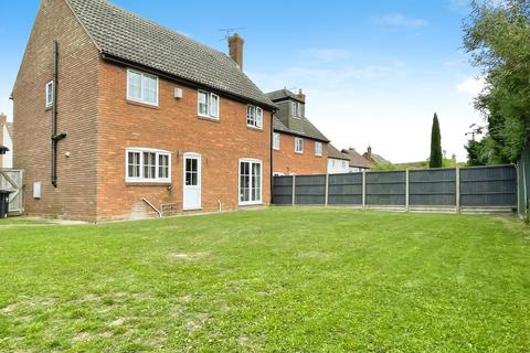 4 bedroom detached house for sale, Broadfield, Dunmow CM6