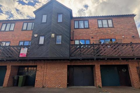 Tannery Wharf, Newark
