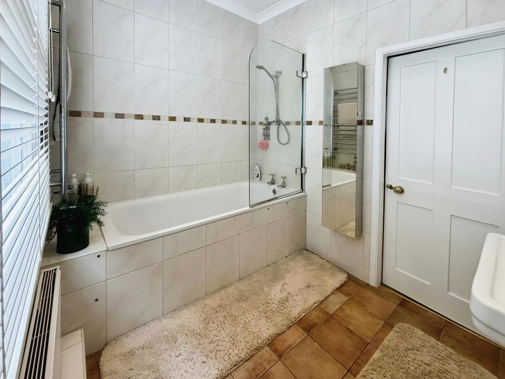F089fb60-bathroom 20
