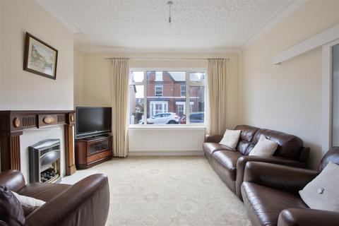 4 bedroom semi-detached house for sale, Cromwell Road, Chesterfield