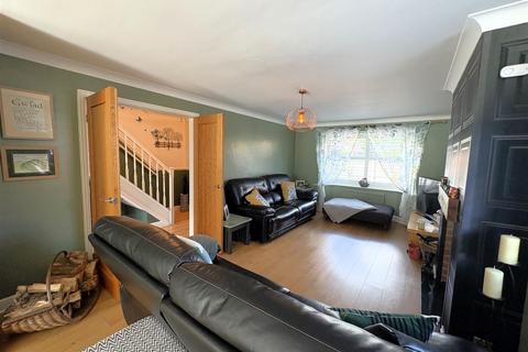 4 bedroom detached house for sale, Villa Close, Hemingbrough, Selby