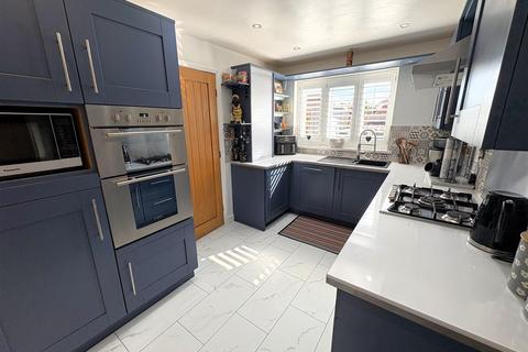 4 bedroom detached house for sale, Villa Close, Hemingbrough, Selby