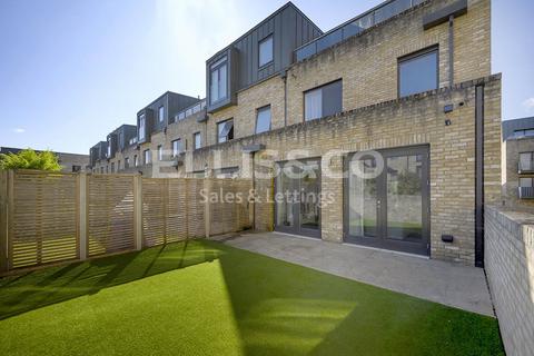 undefined, Nicoll Circus, Mill Hill, London, NW7