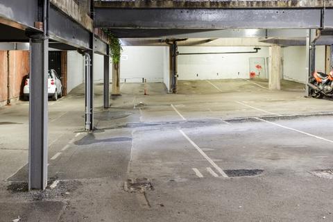 undefined, Kings Stable Lane , Edinburgh EH1