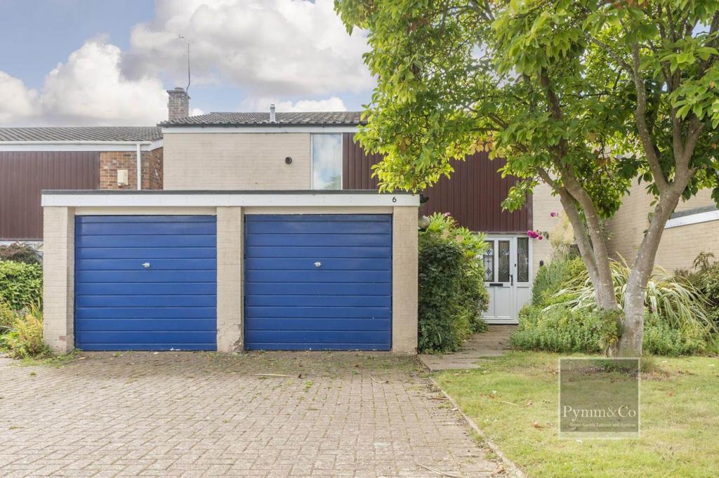 Garrick Green, Norwich NR6 3 bed detached house - £300,000