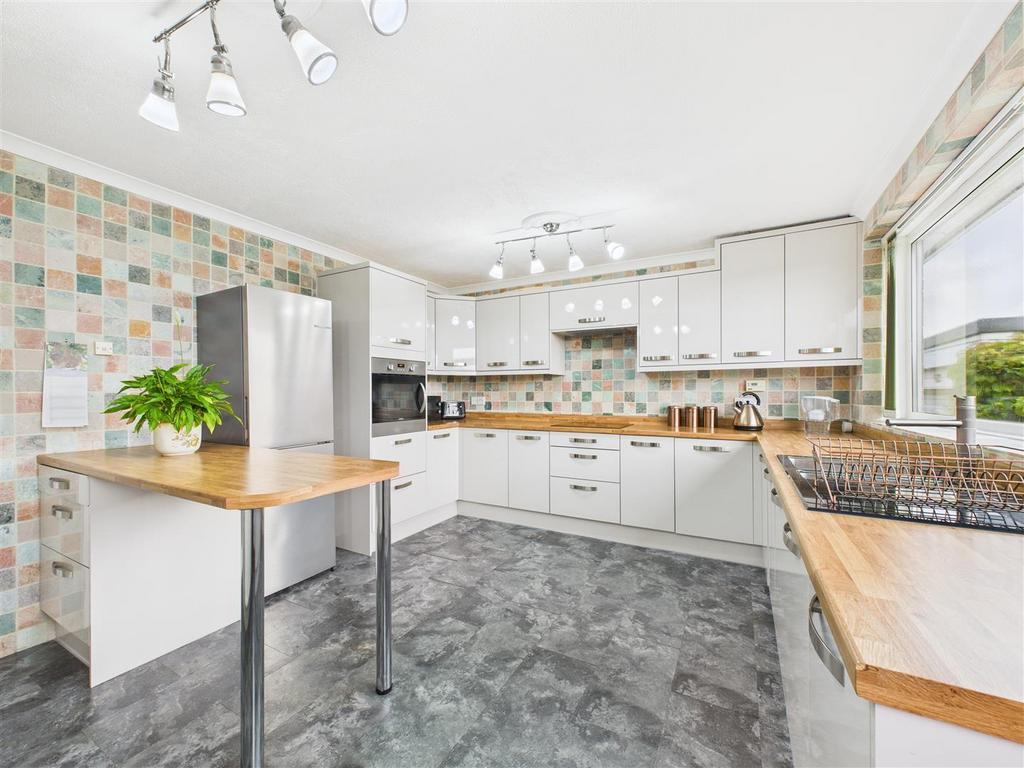 CAM05193 G0-PR0042-STILL022.jpg