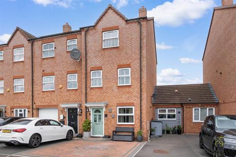4 bedroom end of terrace house for sale, Poppy Close, Evesham WR11