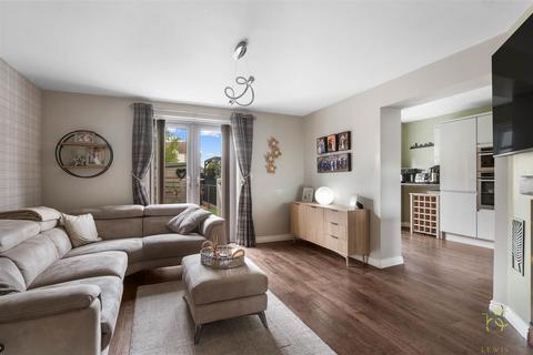 4 bedroom end of terrace house for sale, Poppy Close, Evesham WR11