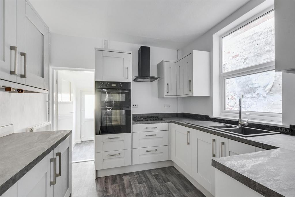 Kitchen 1.jpeg
