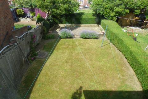 3 bedroom end of terrace house for sale, Stanningley Road, Leeds LS13