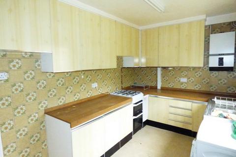 3 bedroom end of terrace house for sale, Stanningley Road, Leeds LS13