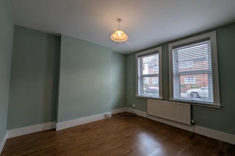 2 bedroom terraced house to rent, Dudley Road, Folkestone, CT19