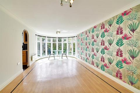 undefined, Newland Gardens, Hertford SG13