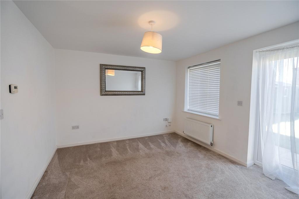 Living Room (2)