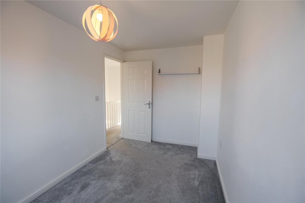 Bedroom 2 (2)
