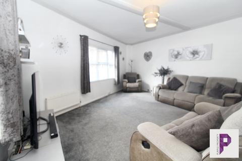 4 bedroom end of terrace house for sale, Barnsole Road, Gillingham, ME7