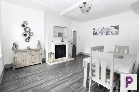 4 bedroom end of terrace house for sale, Barnsole Road, Gillingham, ME7