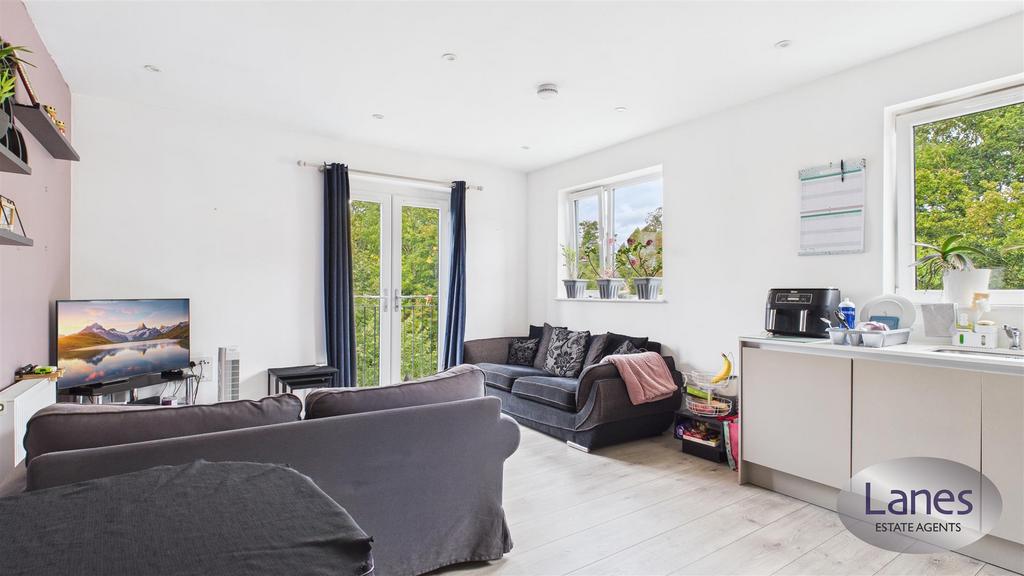 CAM05136 G0-PR0129-STILL003.jpg