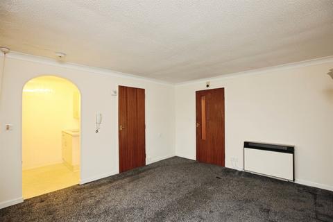 1 bedroom retirement property to rent, 31 Homepalms House, Brunswick Square TQ1