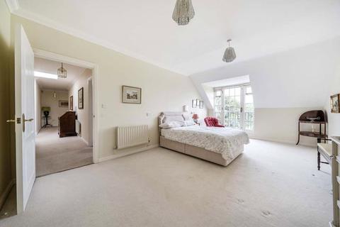 2 bedroom retirement property for sale, Lady Cooper Court, Castle Village, Berkhamsted, Hertfordshire, HP4