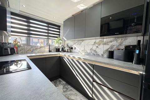 3 bedroom semi-detached house for sale, Wilby Avenue, Little Lever, Bolton, BL3