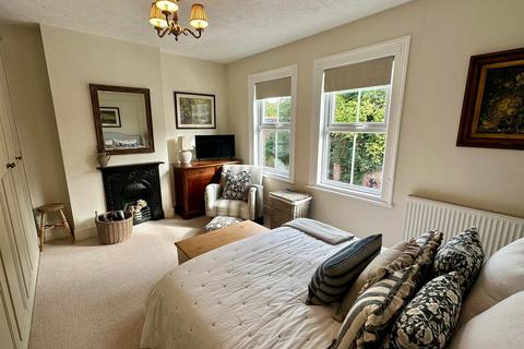 10 Breinton Road, Hereford, HR4 0JX