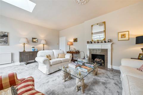 undefined, Kings Avenue, London, N10