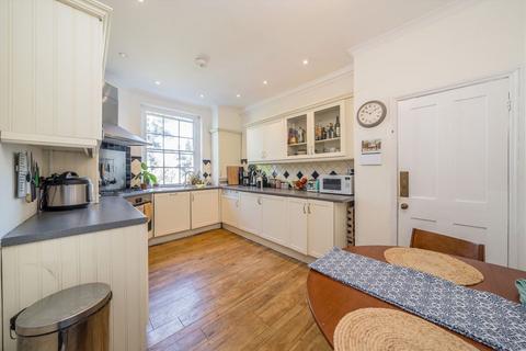 2 bedroom flat for sale, Highbury Park, London N5