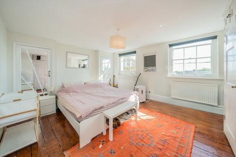 2 bedroom flat for sale, Highbury Park, London N5