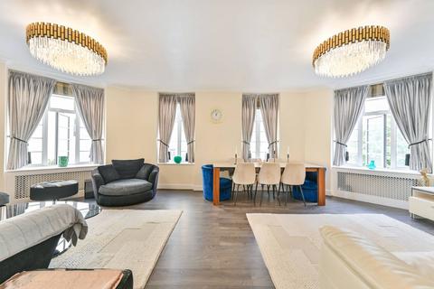 3 bedroom flat for sale, Stourcliffe Close, Marylebone, London, W1H