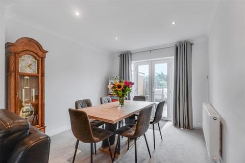 4 bedroom detached house for sale, Brookside Close, Long Eaton